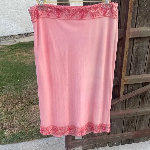 Vintage made in India ladies skirt  some flaws on the back in picture - Picture 3 of 4